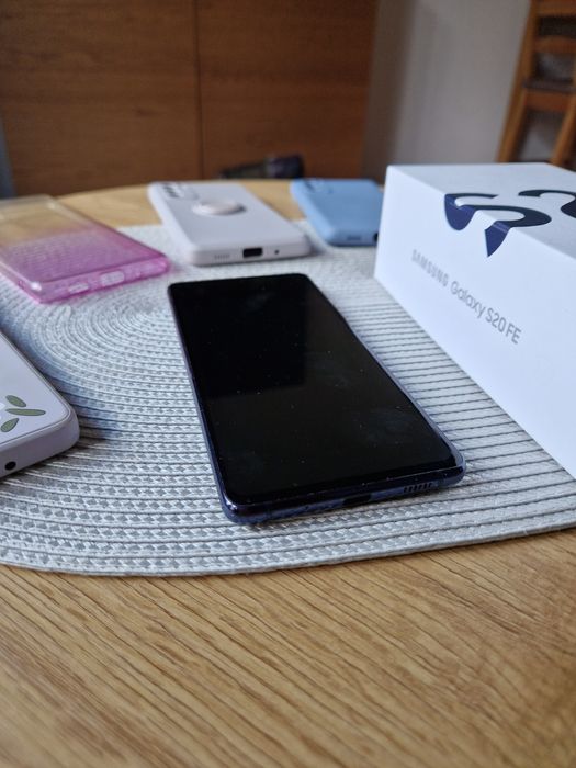 Samsung Galaxy S20 FE 128GB (bez ładowarki)