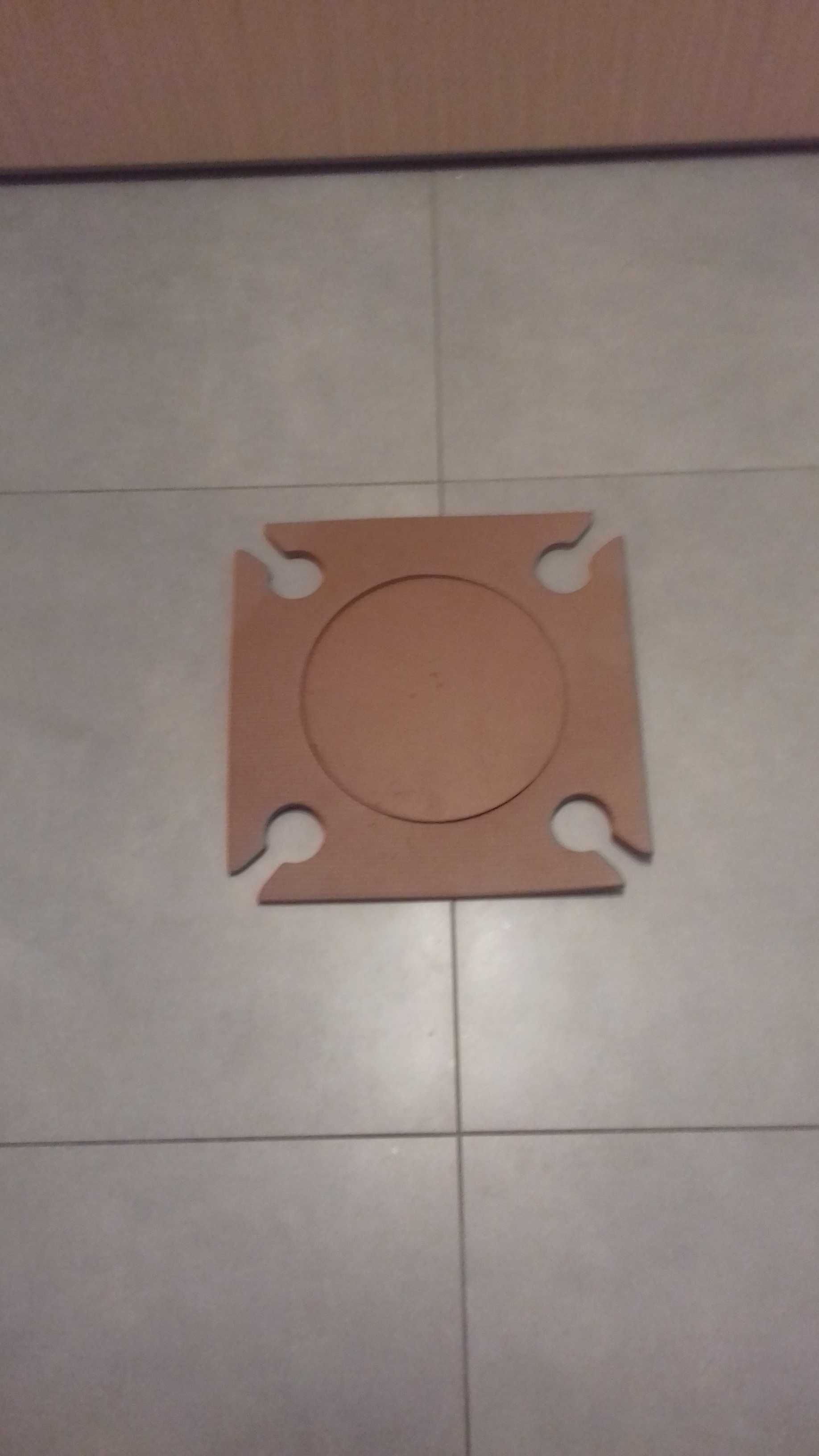 Mata piankowa dla dziecka w formie łączonych kwadratów
