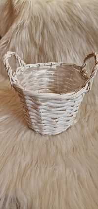 Koszyk wiklinowy, osłonka wiklinowa - kolor biały z uszkami

Wymiary z