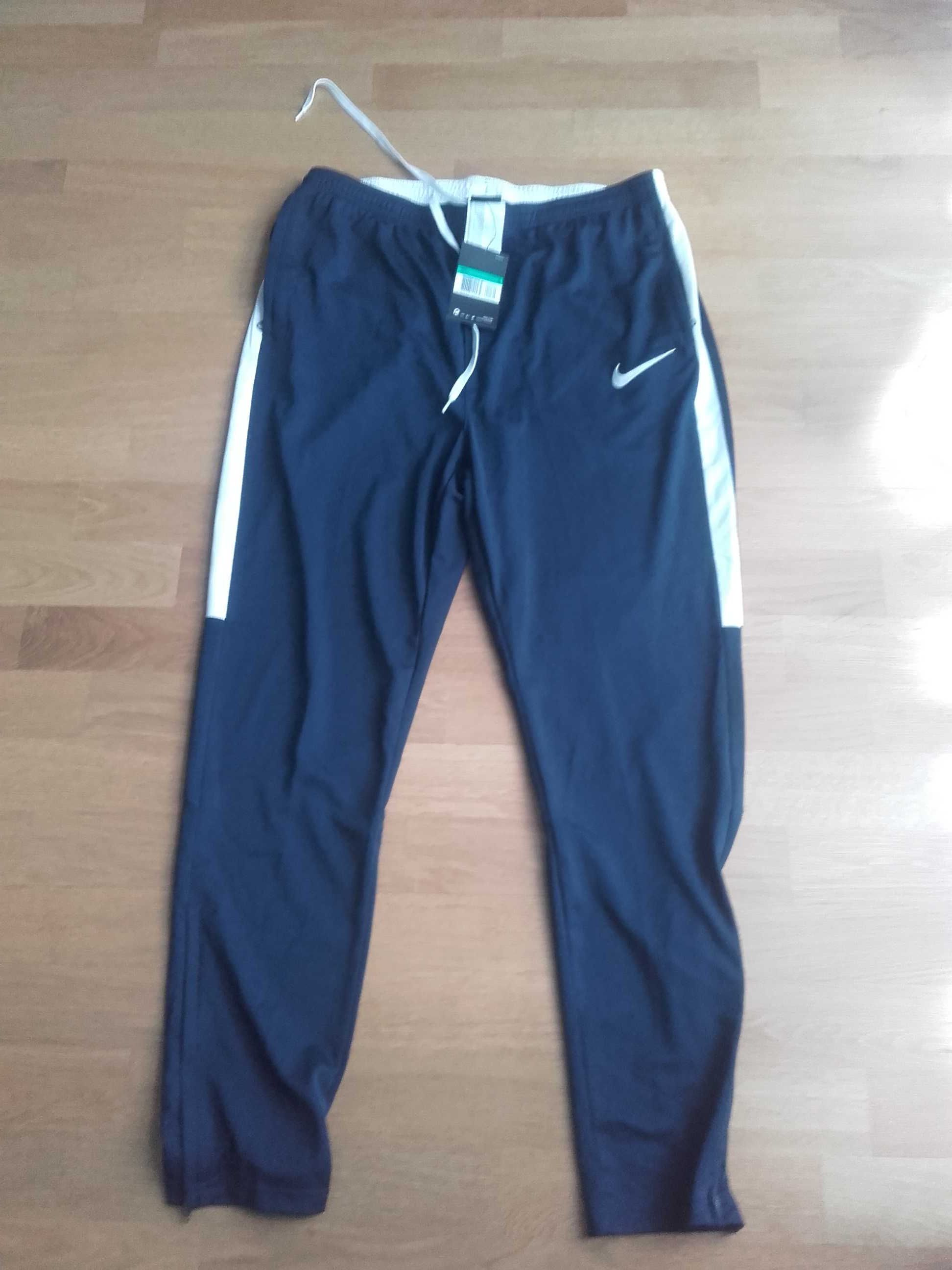 Dres NIKE  - Dry-fit rozm. XL- nowy