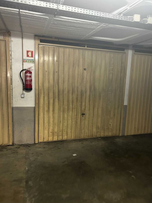 Garagem aluguer Fogueteiro 14 m2