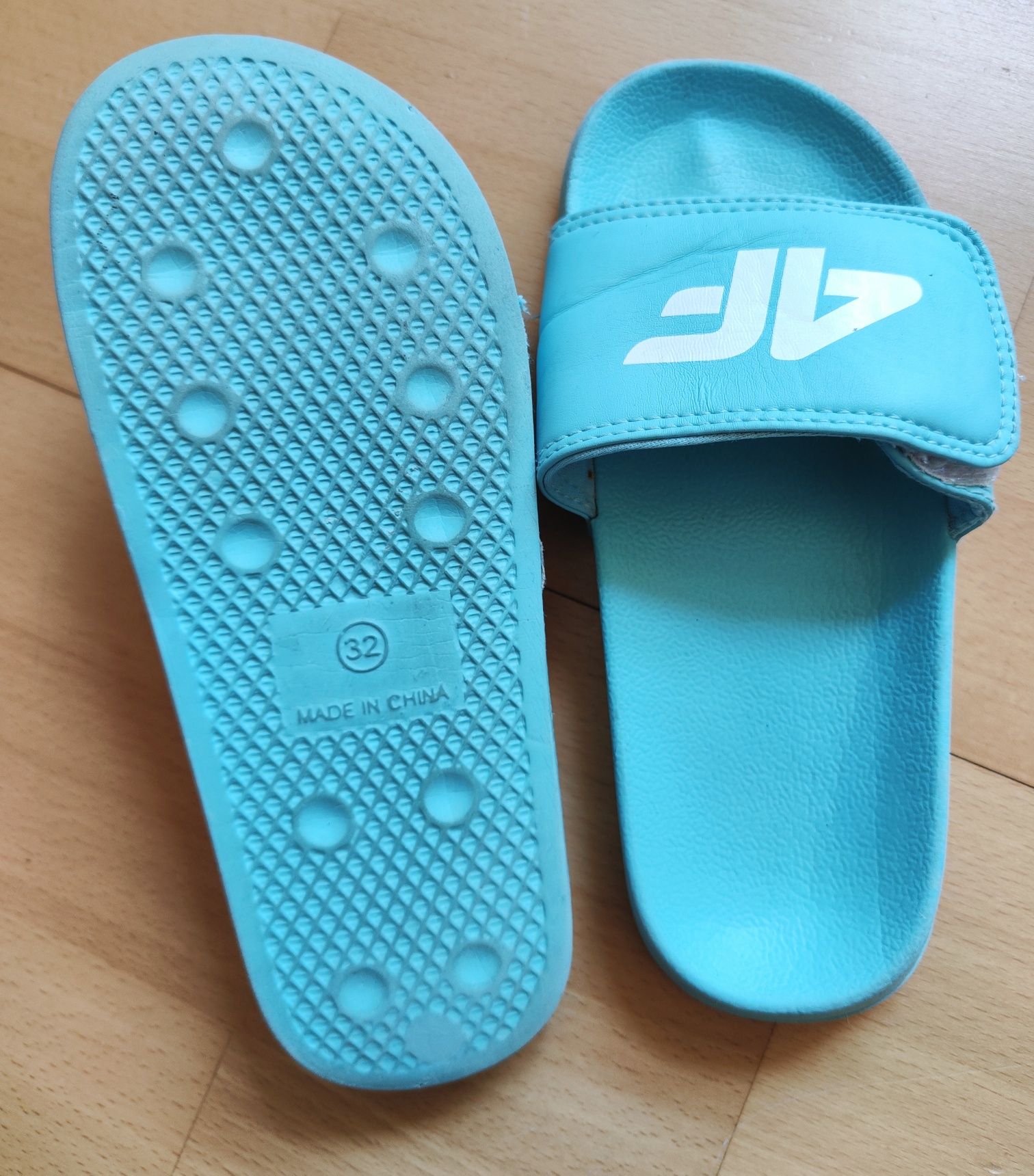 Klapki 4F piankowe na rzep basen plaża