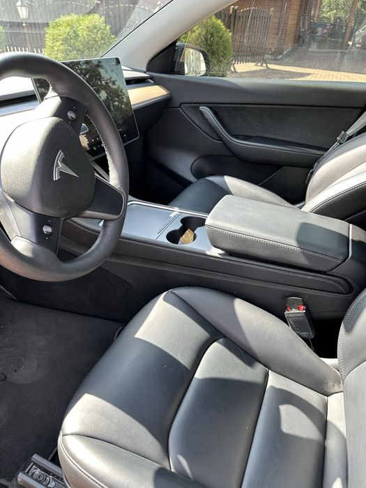 Tesla model Y long range  2022