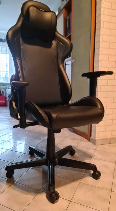 Fotel obrotowy DX Racer Formula Czarna Skóra