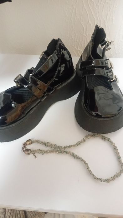 Модньіе туфли для девочек подростков