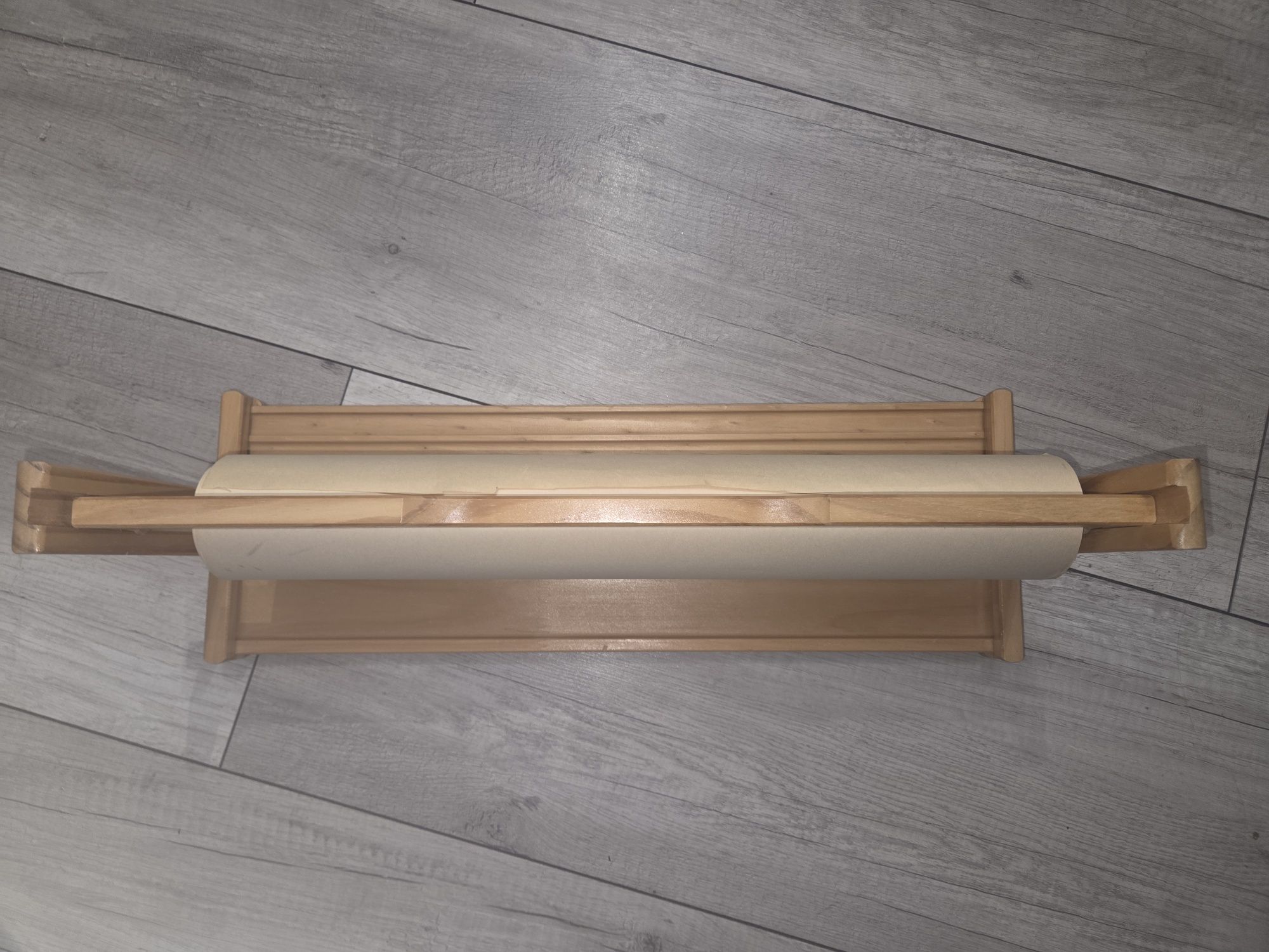 Uchwyt, drewniany stojak na papier Ikea dla dzieci