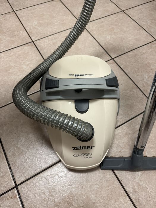 Odkurzacz Zelmer Odyssey 1700W z zestawem końcówek