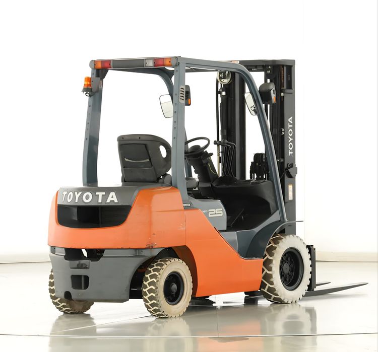 Навантажувач дизельний TOYOTA 8FD25 2018 погрузчик Тойота