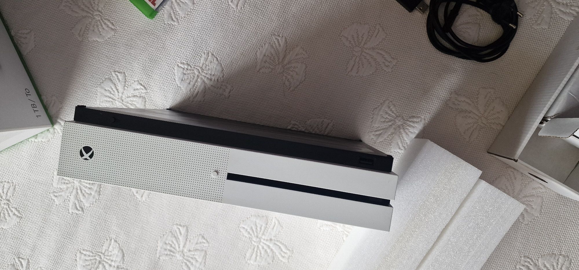 Xbox one S 1TB 2 comandos