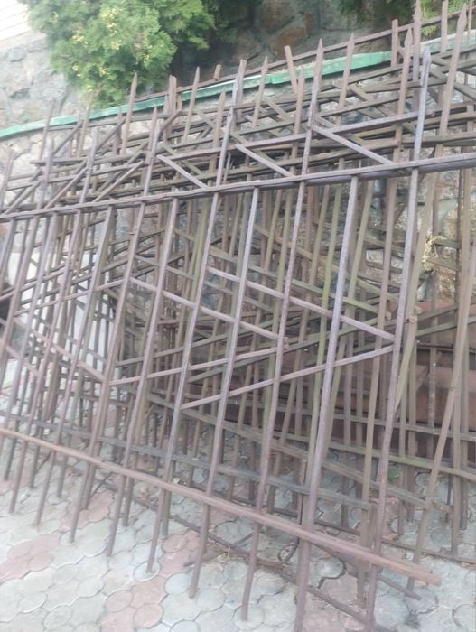 Железные заборные секции разные