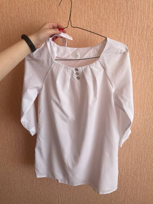 Жіноча блуза нова з пояском