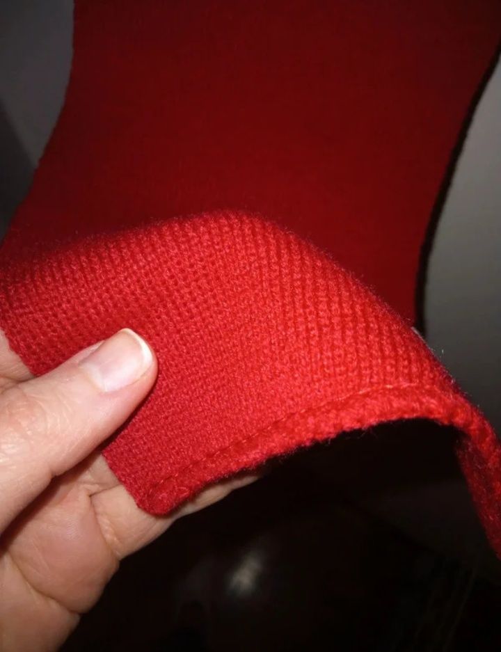 Cachecol vermelho NasoDrill