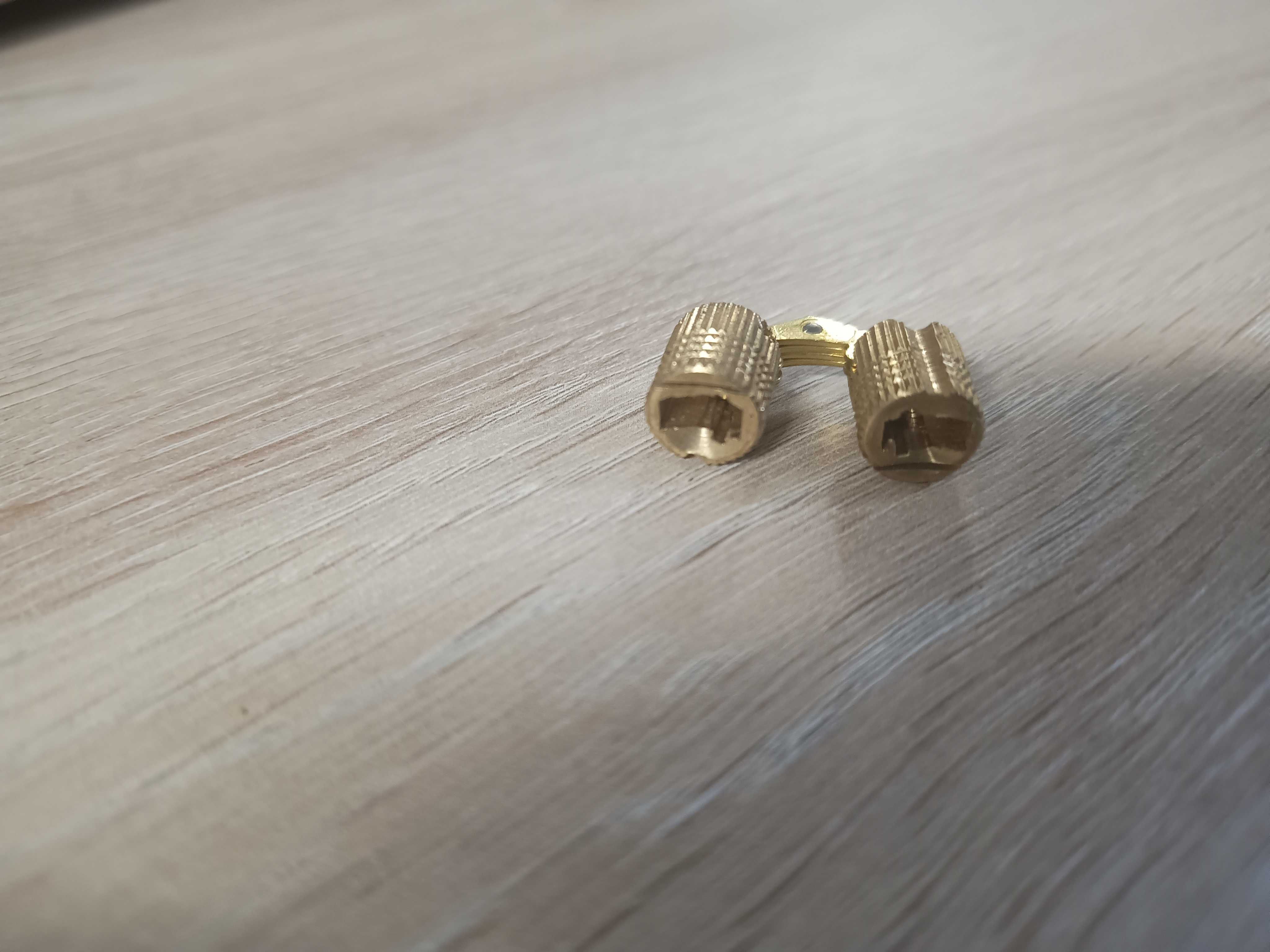 ZAWIAS ZYSA 12mm do płyt drewnianych o grubości od 17-22mm Häfele