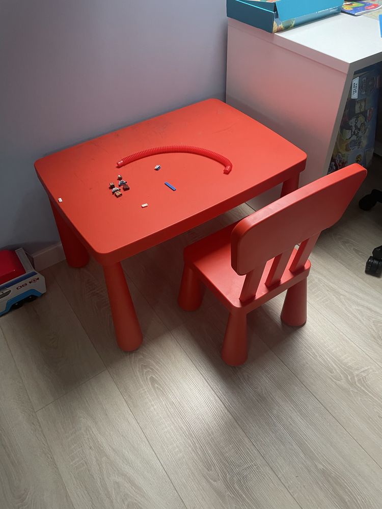 Stolik plus krzeselko dla dziecka IKEA