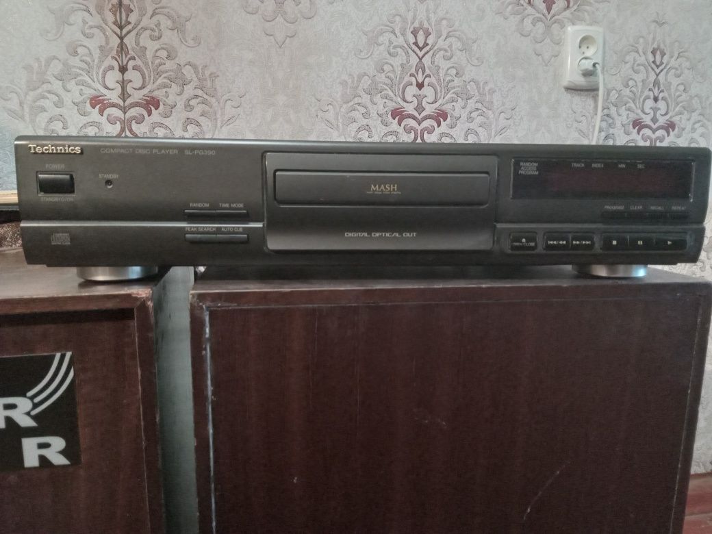 СДпроигрыватель Technics SL-PG390