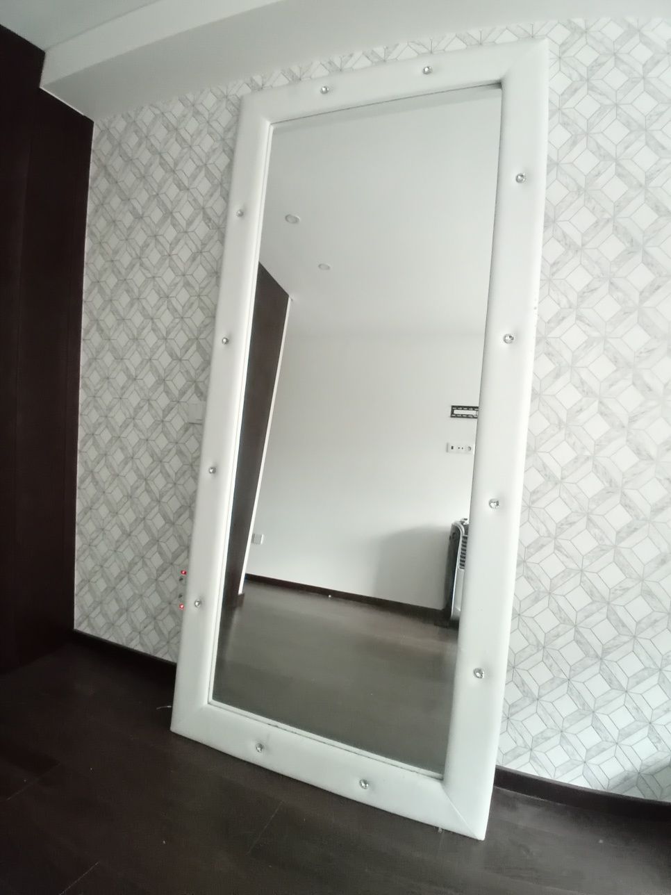 Espelho almofadado branco