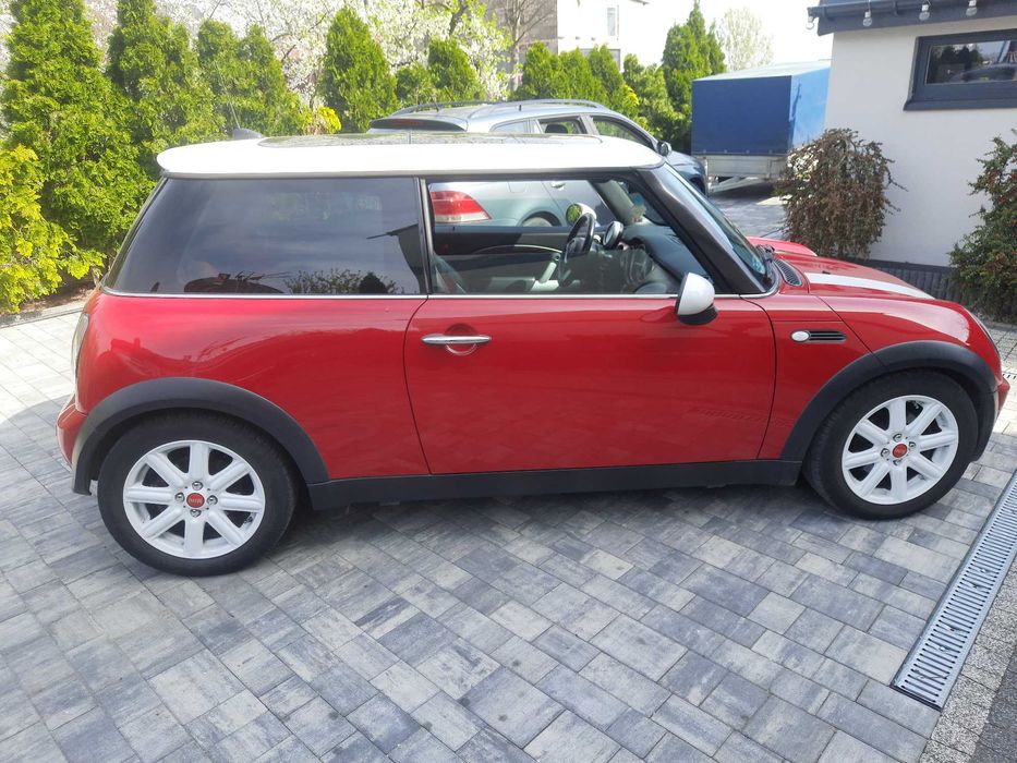 mini cooper 1.6 116km Chili Red