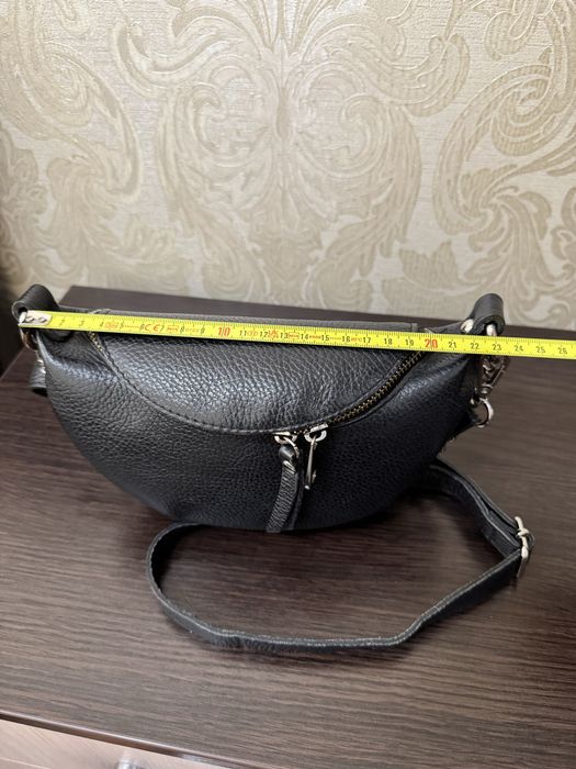 Сумка бананка шкіряна