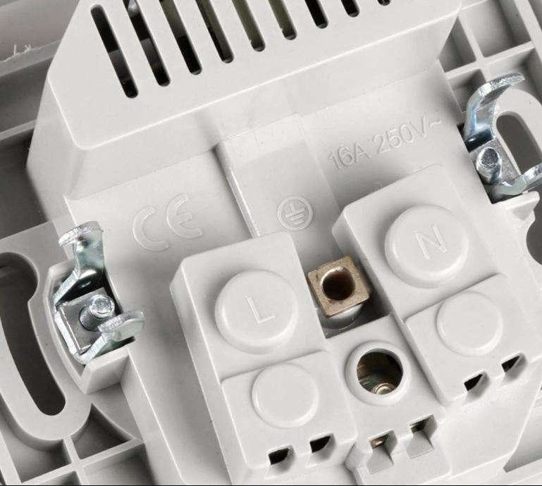 Tomada Eléctrica com 2 Portas USB