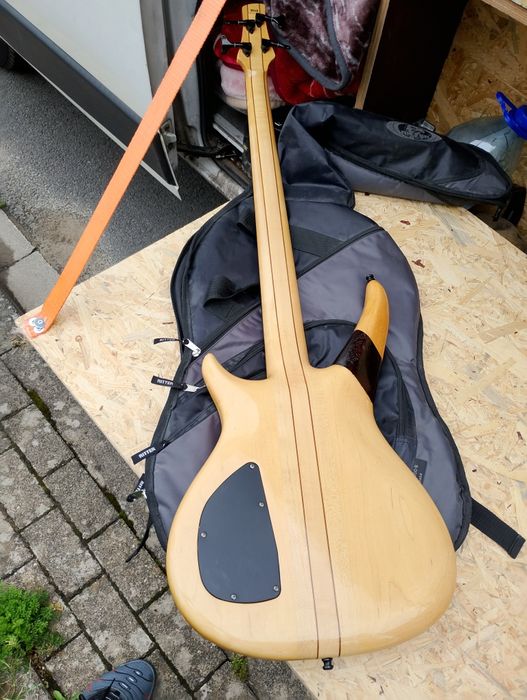 Gitara basowa Ibanez japan