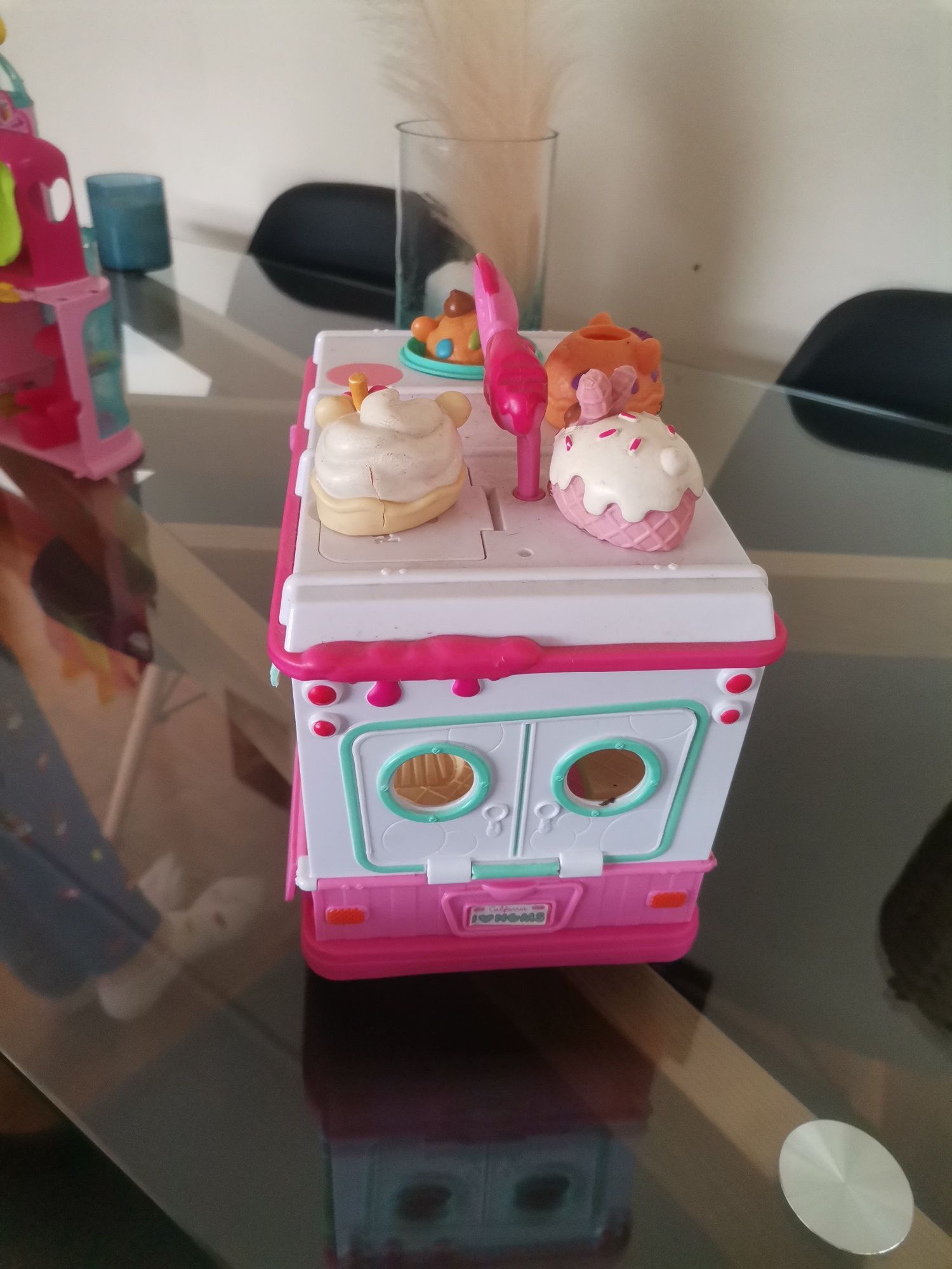 Carrinha de gelados Num Noms