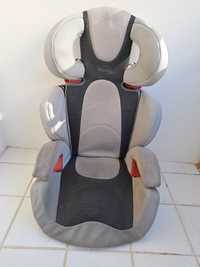 Cadeira auto Chicco grupo II/III 15-36kg
Em bom estado com tecido reti