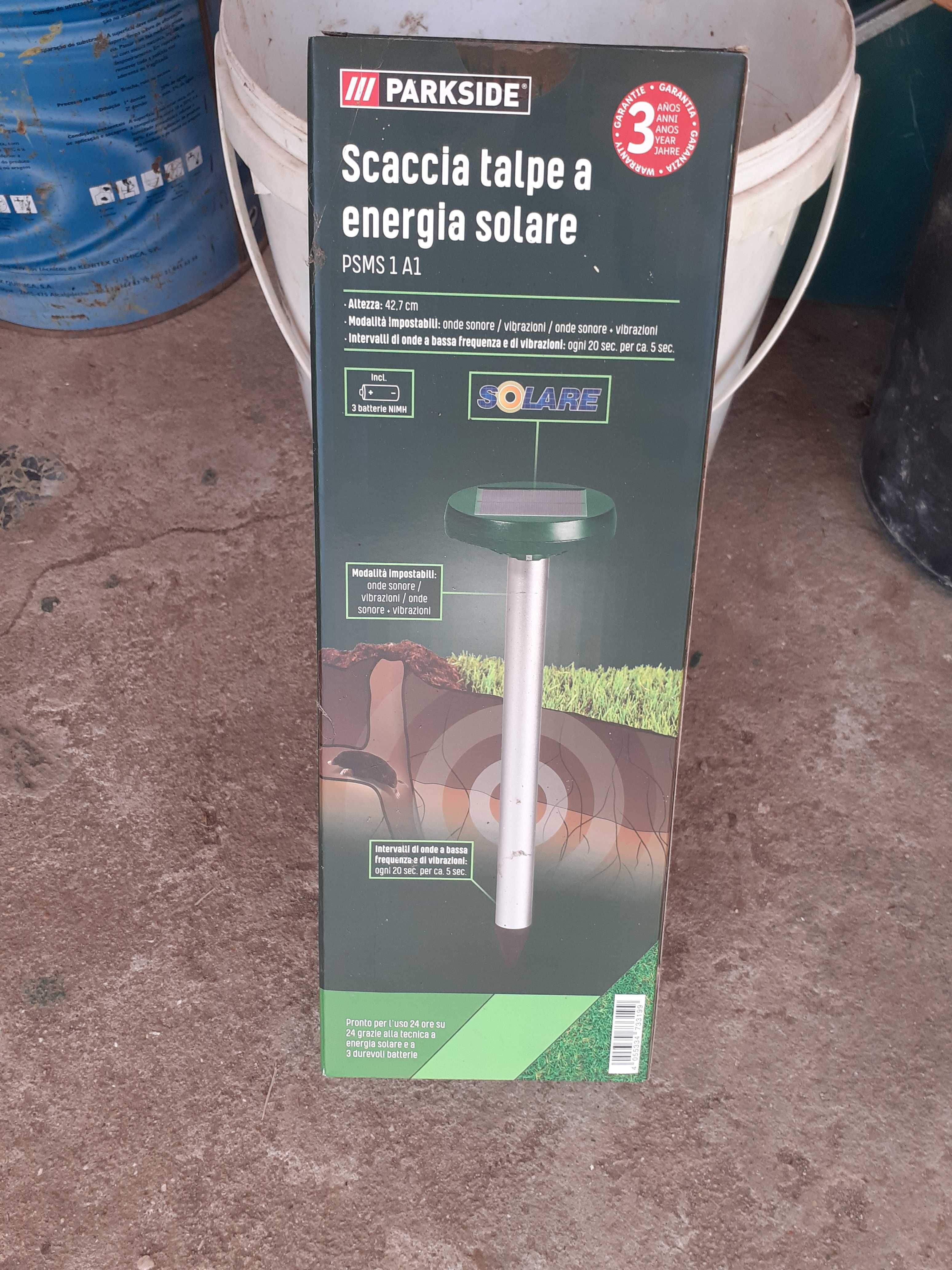 Candeeiro de jardim a energia solar