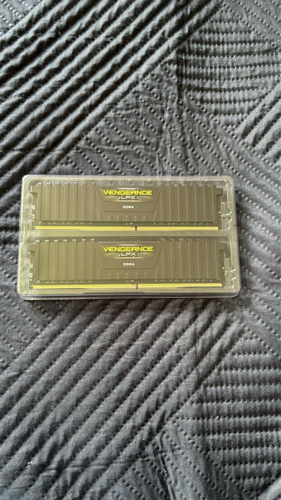 Corsair Vengeance LPX DDR4 2 x 4GB