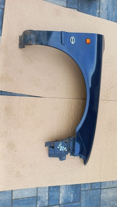 Audi a4 b5 95-99 blotnik przedni prawy granatowy ly5k