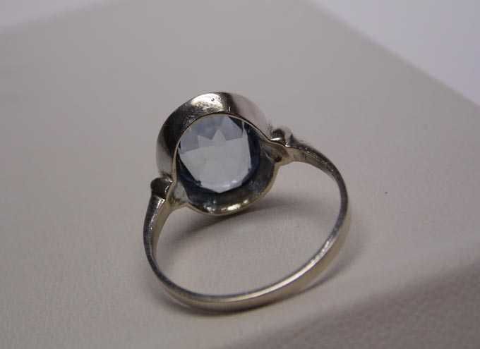 Przedwojenny srebrny pierścionek owalny niebieski spinel R.16