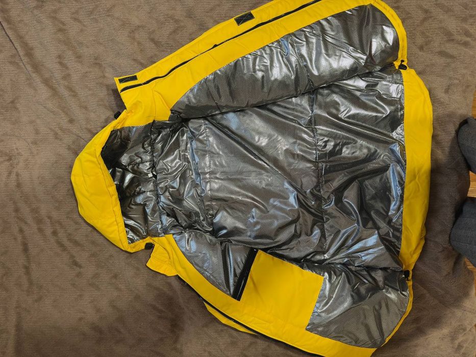 Зимова куртка чоловіча