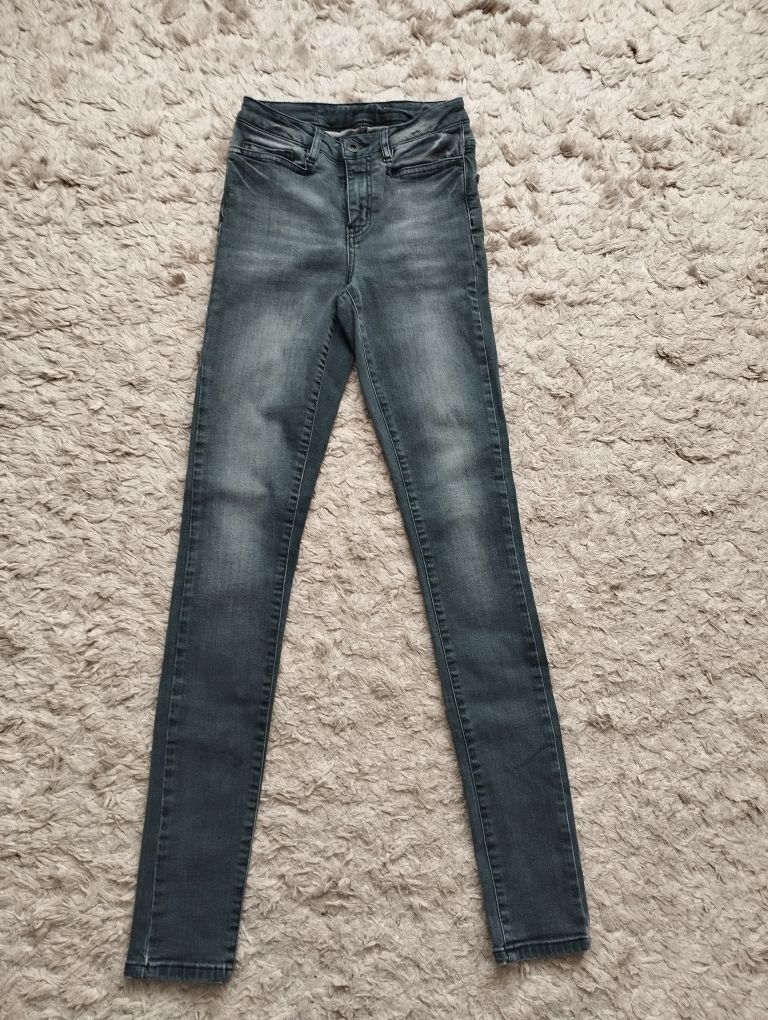 Spodnie / dżinsy typu skinny Vero Moda rozmiar 34