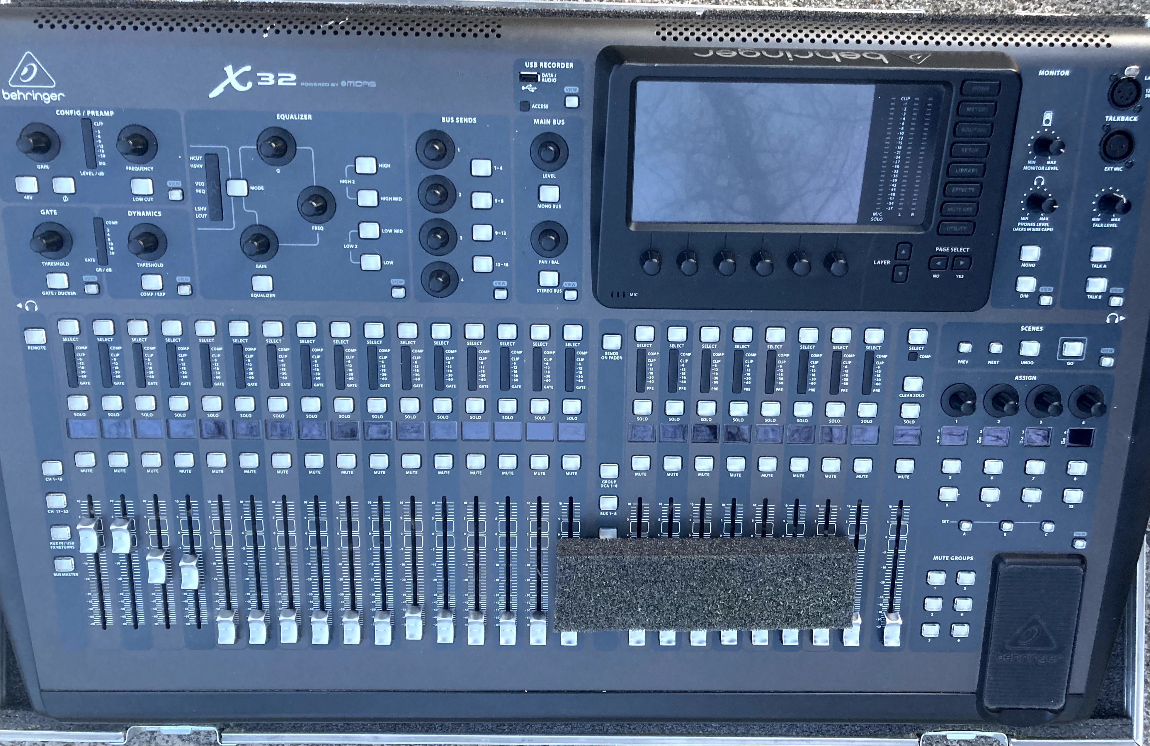 BEHRINGER X32 full+case