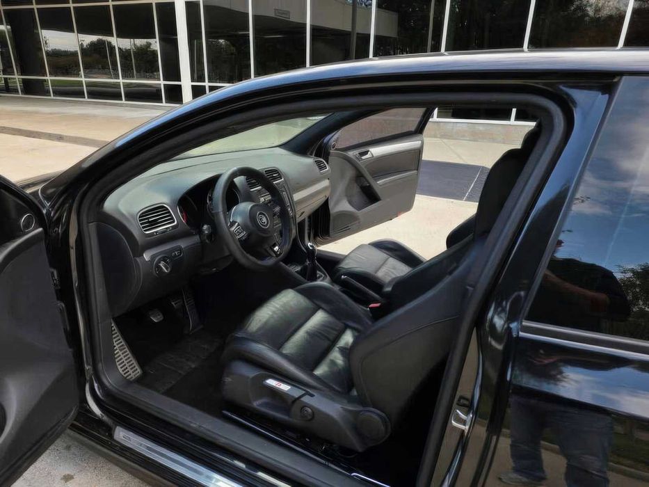 Volkswagen Golf R      2013