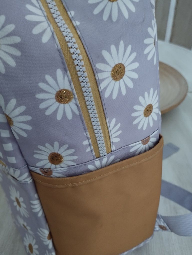 Mochila e lancheira novas