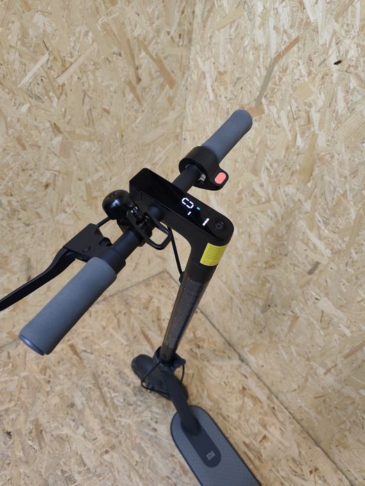 Hulajnoga elektryczna Xiaomi MI ESSENTIAL stan jak NOWA 50km
