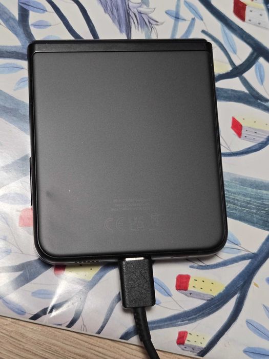 Samsung Galaxy Z Flip 3