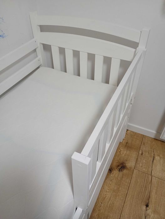 Łóżko dwupiętrowe z szufladami. 2 materace w zestawie