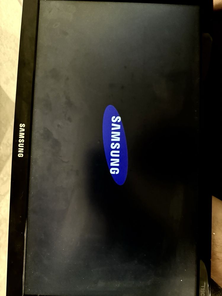 Продам телевизор Samsung 19 диагональ