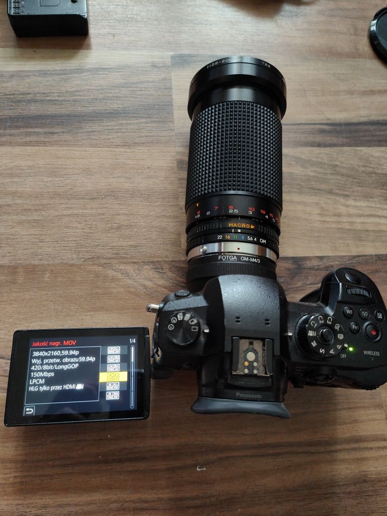 Aparat Panasonic Lumix GH5 4K 60kl/s obie. 28-200mm mikrof 128GB 5 bat