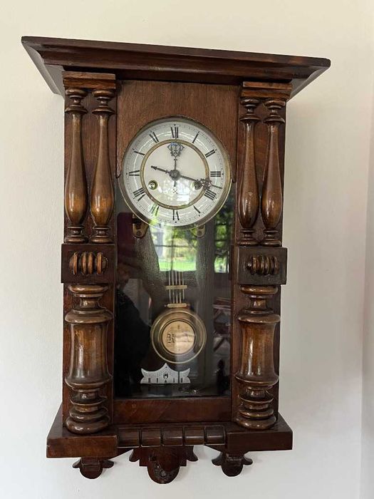 Antyczny zegar ścienny z wahadłem, sprawny