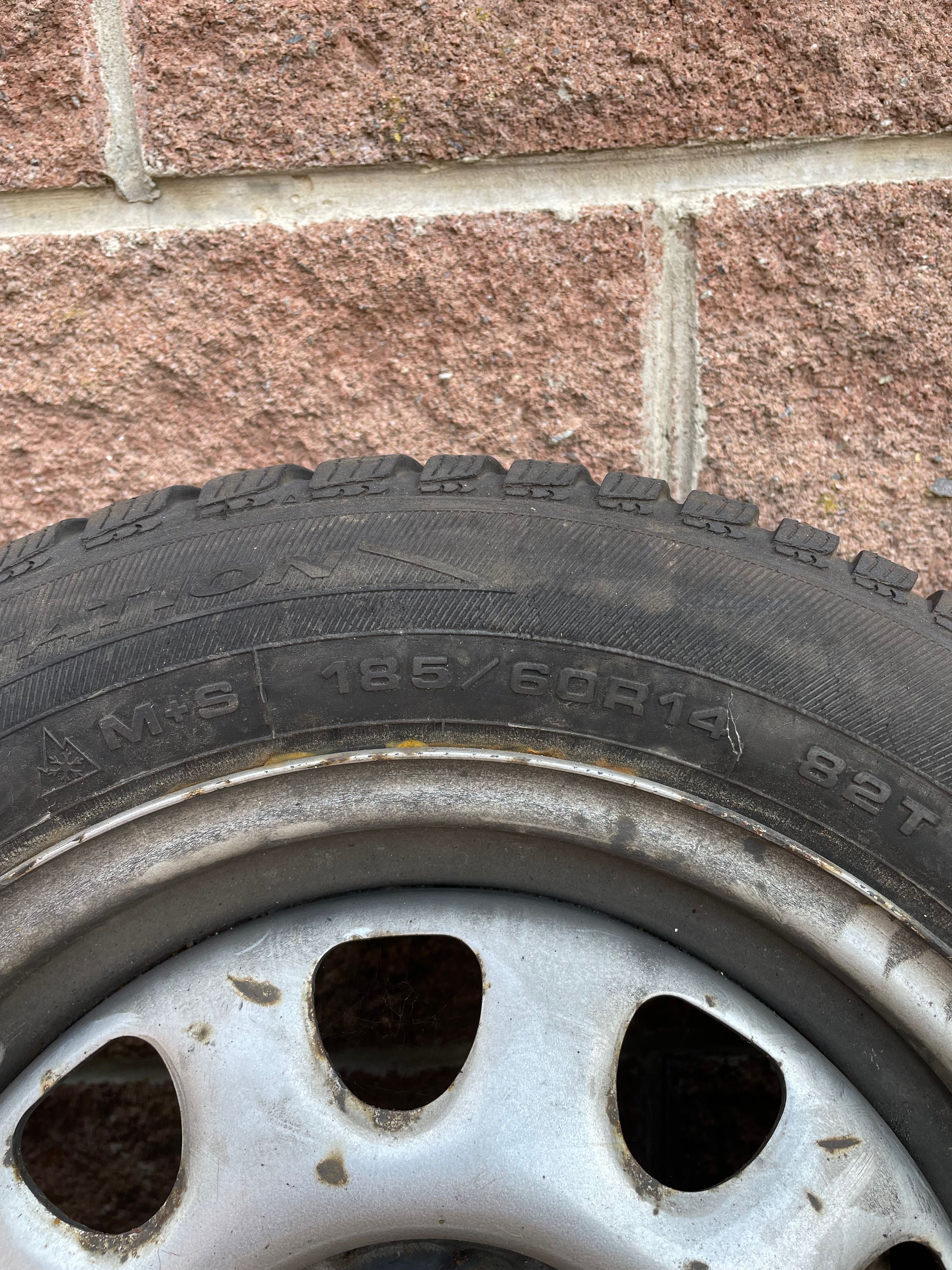 Шини DEBICA FRIGO 185/60 r14 82T M+S з диском. Ціна з диском