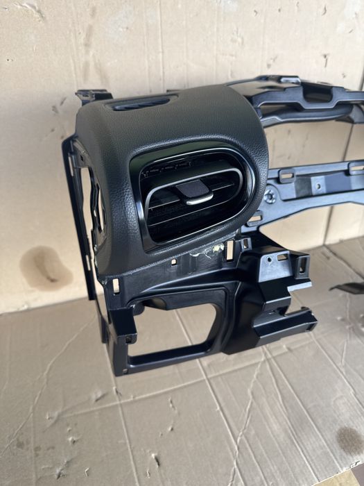 Toyota yaris IV cross deska kokpit oryginal