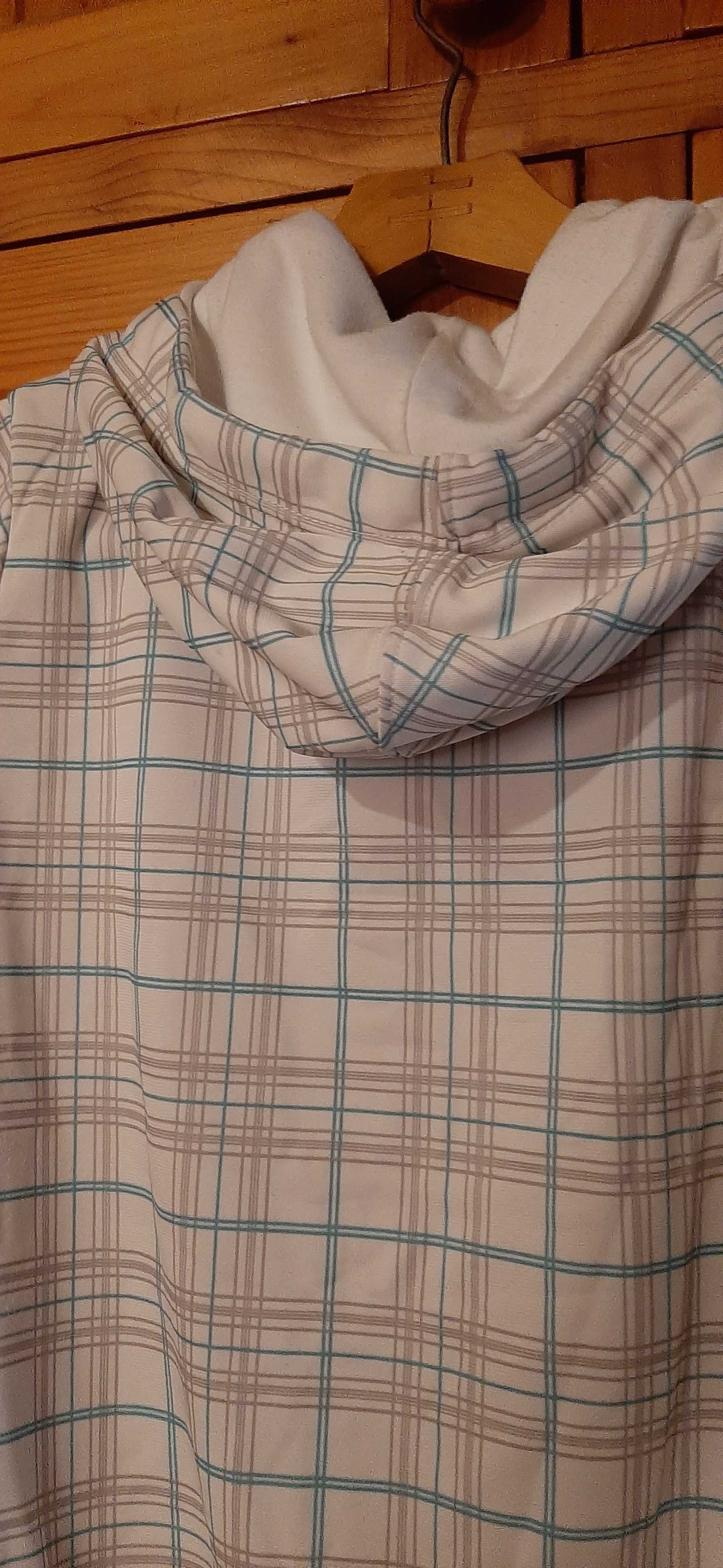 Bluza Damska Rozpinana z Kapturem Kratka, Rozmiar M - Modna i Wygodna!