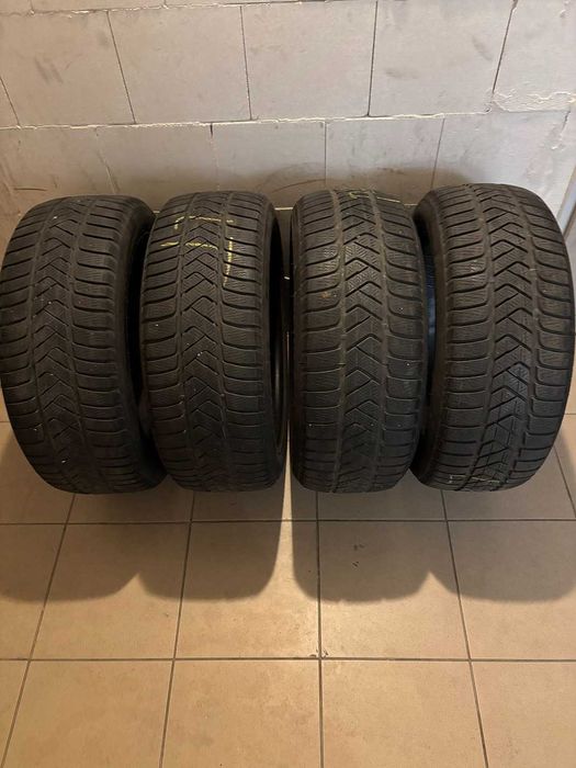Opony zimowe PIRELLI 215/55R17 – SOTTOZERO 3