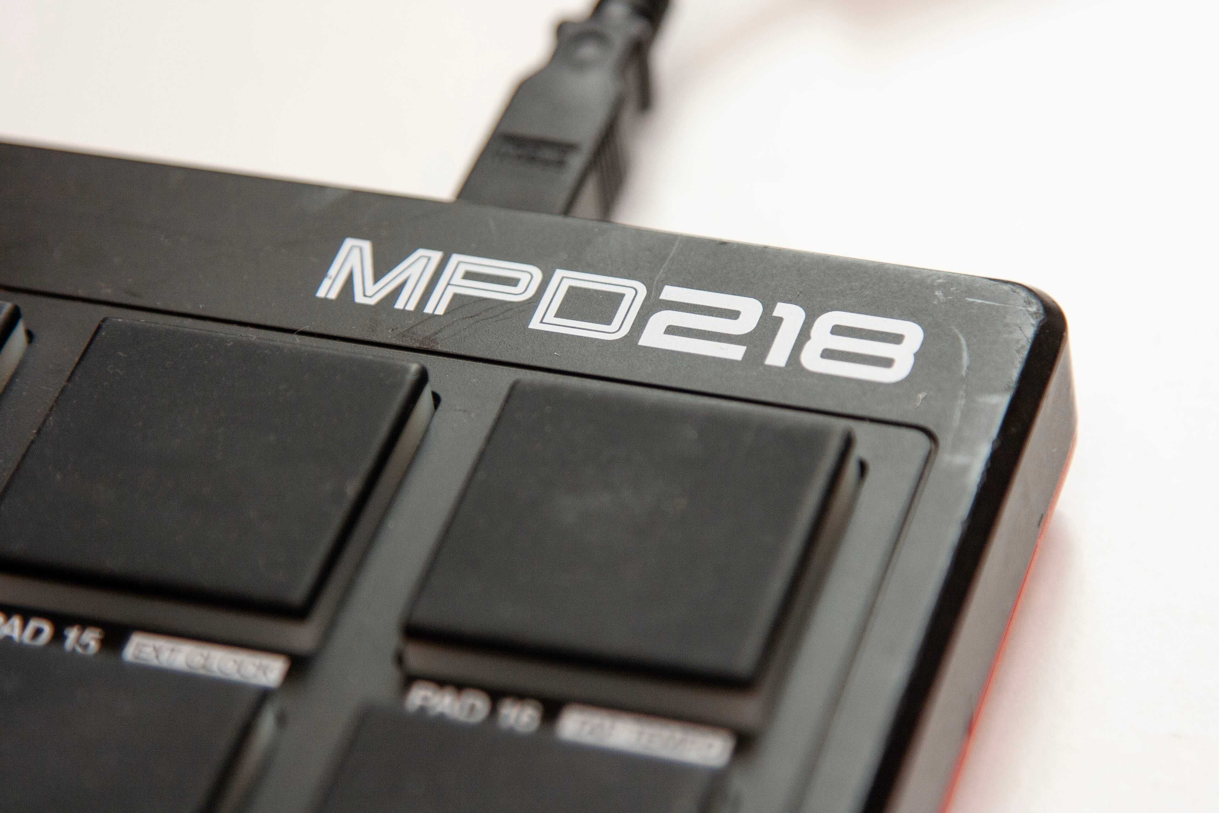 MIDI педконтролер AKAI MPD218