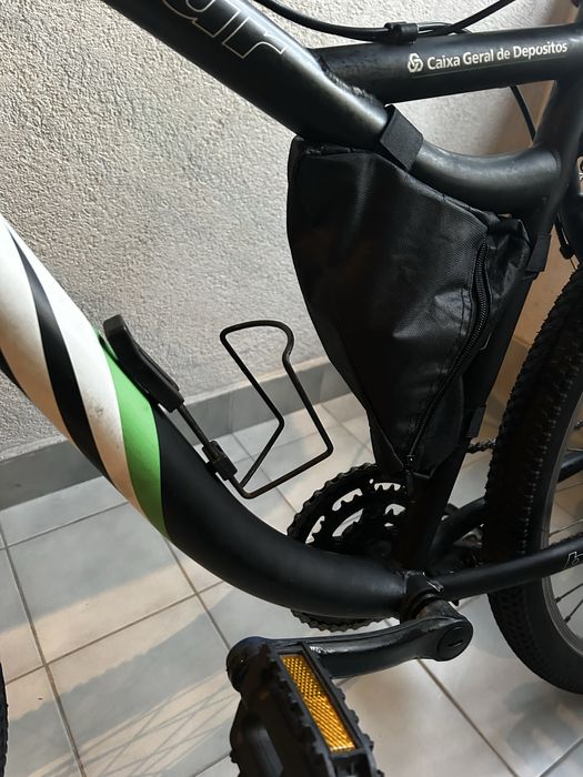 Bicicleta "Bike Tour" em ótimo estado - pneus, freios e marchas novos!