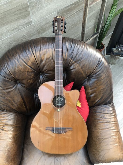 Guitarra clássica LÂG (francesa)