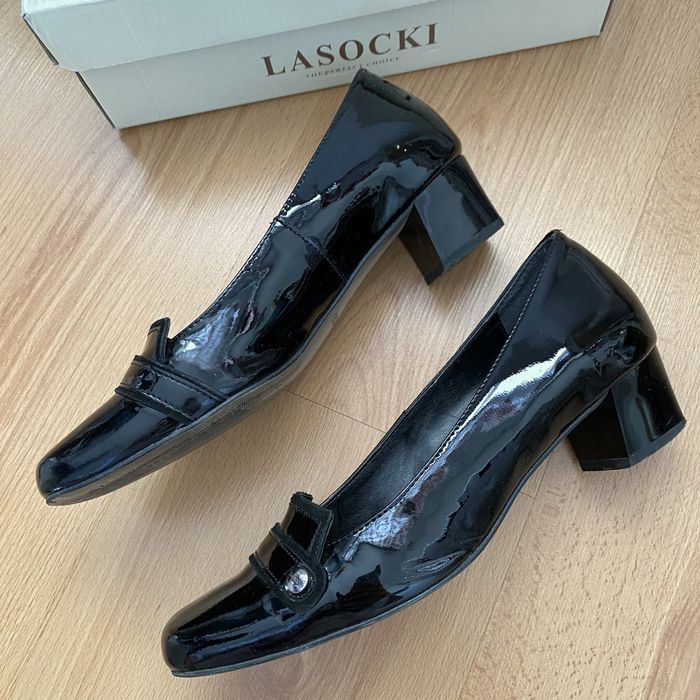 lakierowane czarne czółenka LASOCKI r. 39
