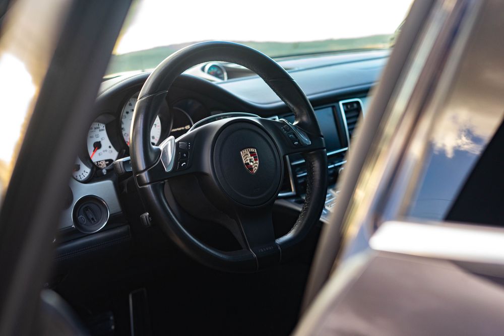 Porsche Panamera 4S 2011
